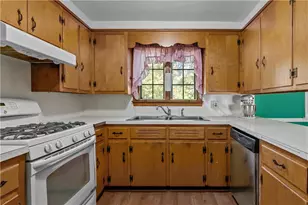 40 Aaron Ave, Bristol, RI 02809 - Photo 13