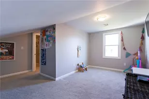 8 Summit Ave, Johnston, RI 02919 - Photo 17