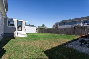 8 Summit Ave, Johnston, RI 02919 - Photo 21