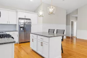 5 W Glen Ln, West Warwick, RI 02893 - Photo 9