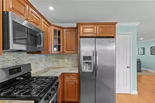 55 Vine St, East Greenwich, RI 02818 - Photo 15