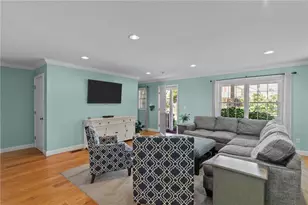 55 Vine St, East Greenwich, RI 02818 - Photo 5