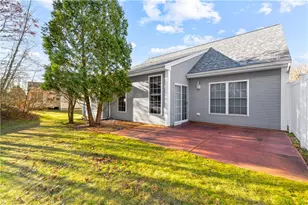 24 Cambridge Cir, Smithfield, RI 02917 - Photo 7