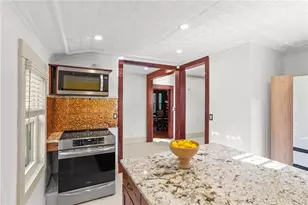 36 Mt Hope Ave, Providence, RI 02906 - Photo 17