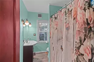 36 Mt Hope Ave, Providence, RI 02906 - Photo 31