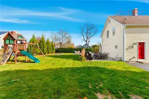 128 Rodman St, South Kingstown, RI 02879 - Photo 3