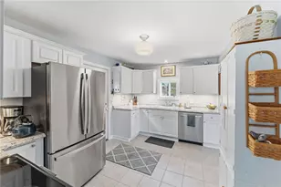 128 Rodman St, South Kingstown, RI 02879 - Photo 11