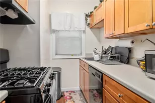 13 Elizabeth St, Cumberland, RI 02864 - Photo 9