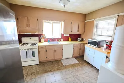 28 Sylvan Avenue, Cranston, RI 02905 - Photo 11