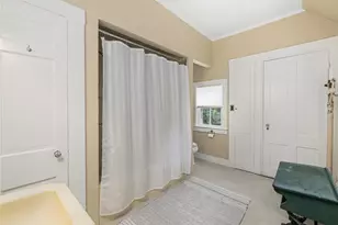 10 Casey Ct, Newport, RI 02840 - Photo 9