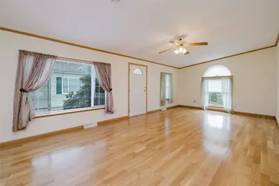 18 Mockingbird Lane, Tiverton, RI 02878 - Photo 11