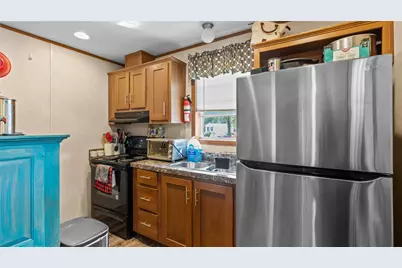 529 Forest Park, Middletown, RI 02842 - Photo 3