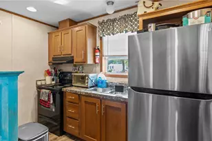 529 Forest Prk, Middletown, RI 02842 - Photo 3