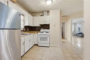 33 Hargraves St, Warwick, RI 02889 - Photo 13