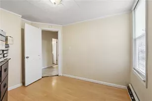 33 Hargraves St, Warwick, RI 02889 - Photo 9