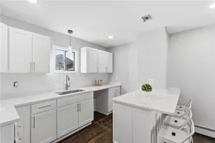 10 Woburn St, Cranston, RI 02910 - Photo 9