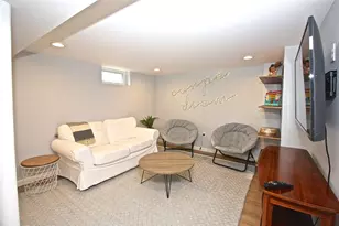 139 Coggeshall Ave, Newport, RI 02840 - Photo 33