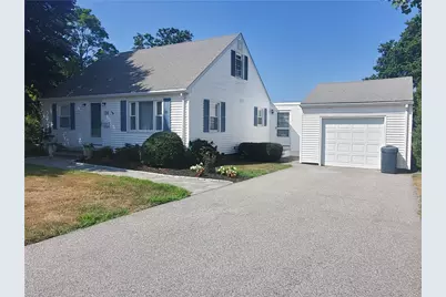 139 Coggeshall Avenue, Newport, RI 02840 - Photo 1