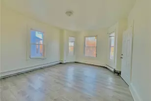 57 Garden St, Pawtucket, RI 02860 - Photo 5