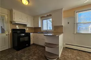 7 Rutherford Ct, Warwick, RI 02886 - Photo 15