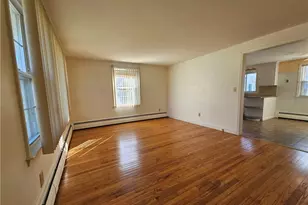 7 Rutherford Ct, Warwick, RI 02886 - Photo 3