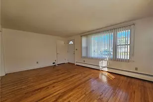 7 Rutherford Ct, Warwick, RI 02886 - Photo 5