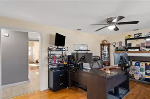16 Eastman St, Warwick, RI 02886 - Photo 11