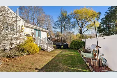 16 Eastman Street, Warwick, RI 02886 - Photo 21