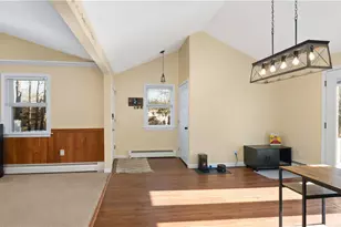 16 Eastman St, Warwick, RI 02886 - Photo 5