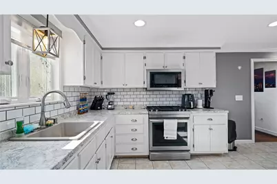 16 Eastman Street, Warwick, RI 02886 - Photo 7