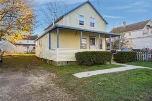 38 Pender Ave, Warwick, RI 02889 - Photo 5