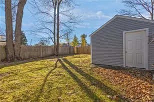 19 Curtis St, Warwick, RI 02889 - Photo 9