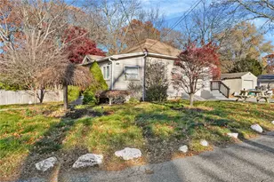 86 Glen Dr, Warwick, RI 02889 - Photo 3