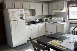 424 Smithfield Ave, Pawtucket, RI 02860 - Photo 3