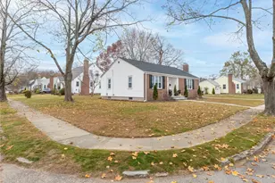 41 Drake Rd, Warwick, RI 02888 - Photo 25