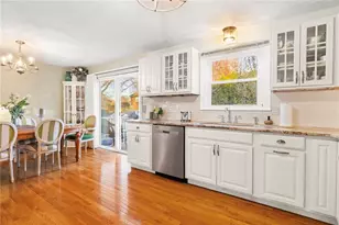 25 Fawn Ln, West Warwick, RI 02893 - Photo 9