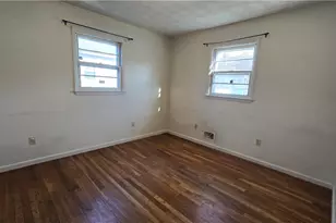 7 Eliza St, Providence, RI 02909 - Photo 9