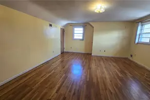 7 Eliza St, Providence, RI 02909 - Photo 11