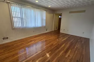 7 Eliza St, Providence, RI 02909 - Photo 5