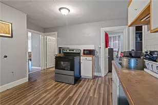 18 Winsor St, Providence, RI 02908 - Photo 11