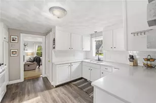 107 Glenwood Dr, Warwick, RI 02889 - Photo 3