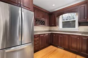 107 Old Beach Rd, Newport, RI 02840 - Photo 11