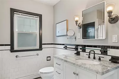 112 Esplanade, Middletown, RI 02842 - Photo 17