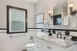 112 Esplanade, Middletown, RI 02842 - Photo 17