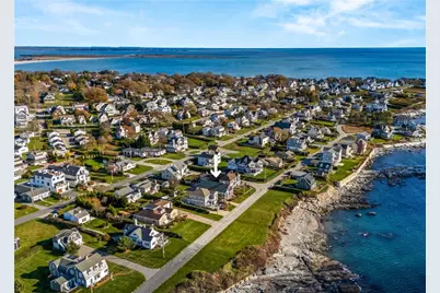 112 Esplanade, Middletown, RI 02842 - Photo 35