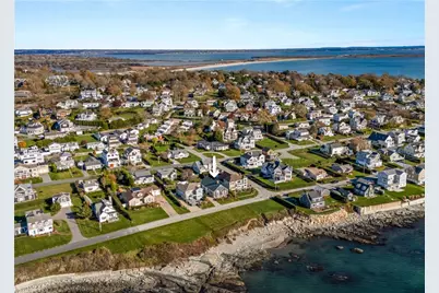 112 Esplanade, Middletown, RI 02842 - Photo 37