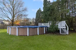 95 Amy Dr, Cranston, RI 02921 - Photo 41