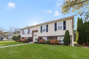 95 Amy Dr, Cranston, RI 02921 - Photo 3