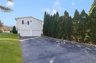 95 Amy Dr, Cranston, RI 02921 - Photo 33