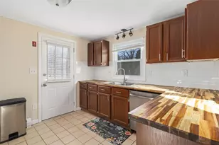 95 Amy Dr, Cranston, RI 02921 - Photo 13